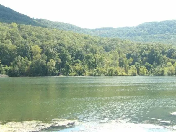 4 Mullins Cove Rd, Whitwell, TN 37397