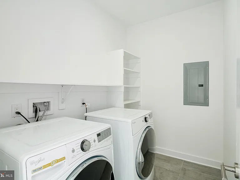 142R S Front St — Photo 30