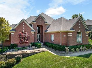 587 Parkland Hills Dr, Rochester, MI 48306