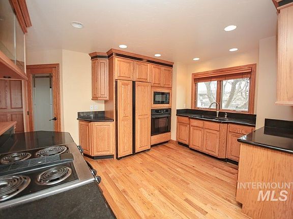 5th image of 3373 N Willow Way