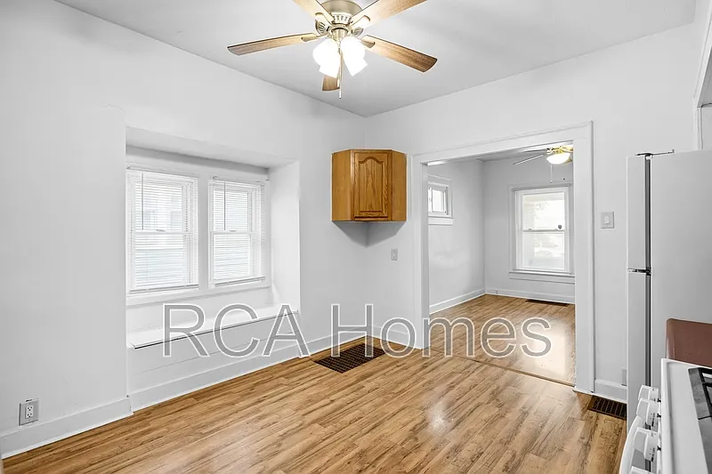 2 bed, 1.0 bath, $1,200 — Photo 3