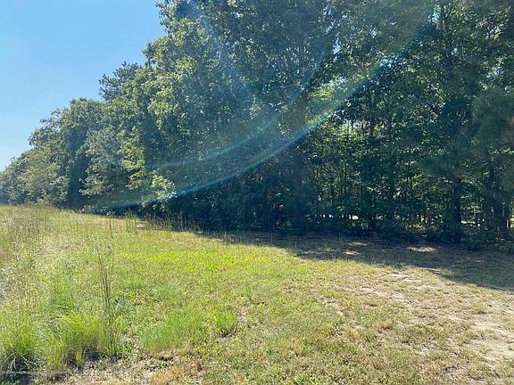 2nd image of 115 Fairway Dr