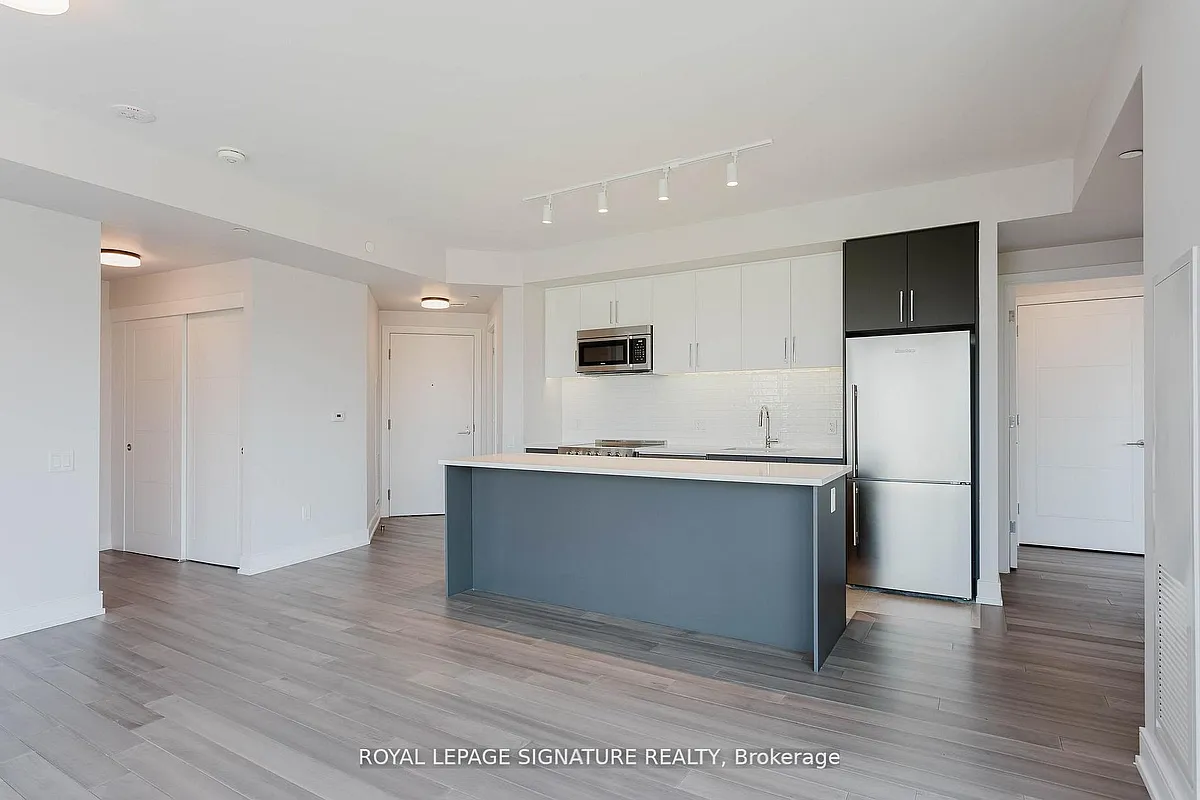 Building Photo - 2525 Bathurst St #607