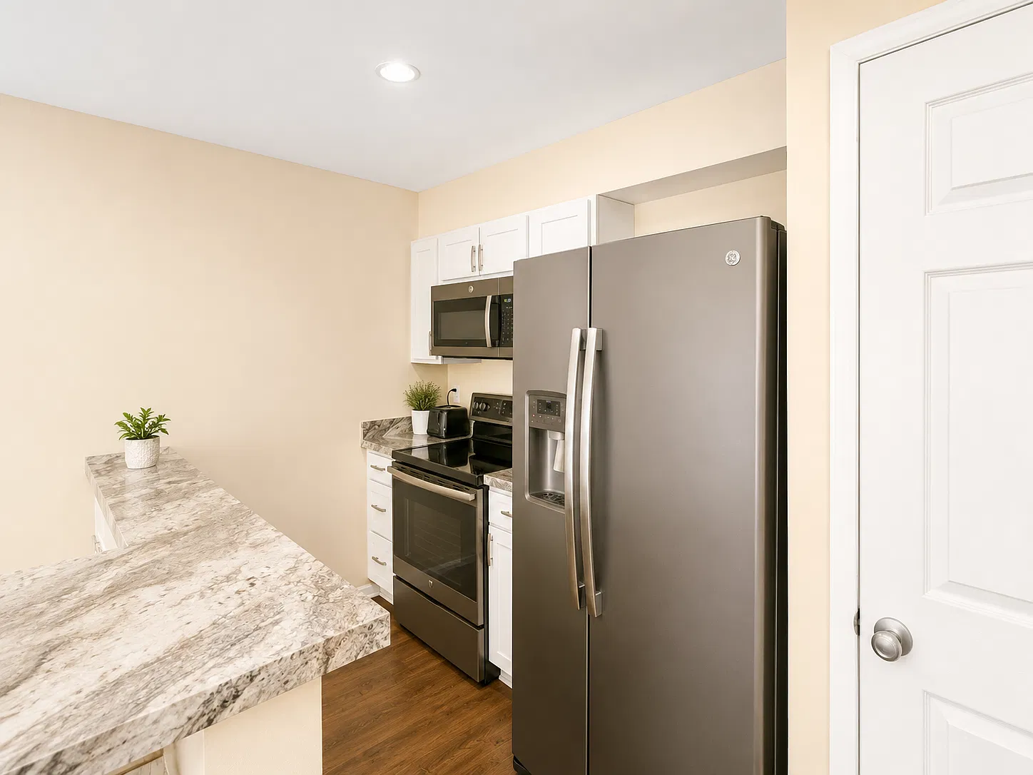 2 bed, 2.5 bath, 900 sqft, $1,700 — Photo 4