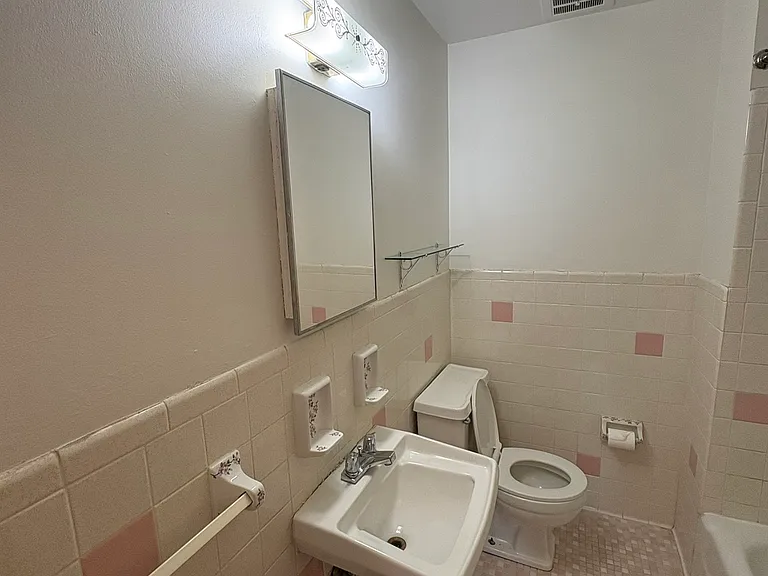 310 Merrymont Dr #D — Photo 14