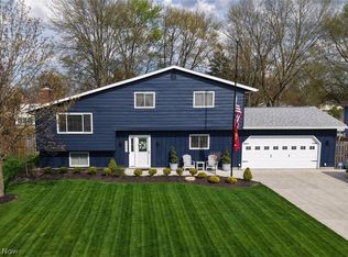 8407 Barton Dr, Strongsville, OH 44149