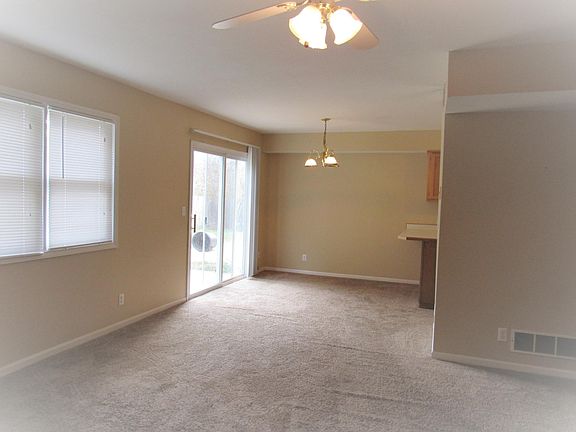 3rd image of 6632 W 152nd St