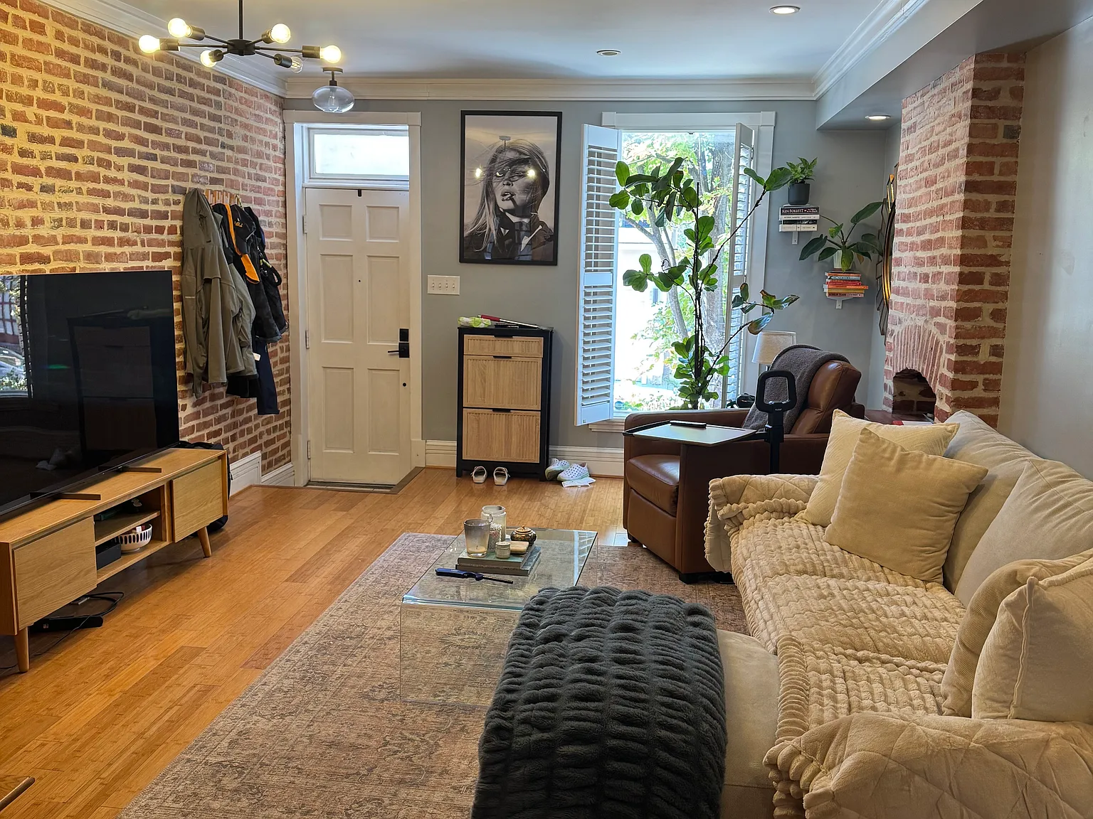 3 bed, 1778 sqft, $3,200 — Photo 2