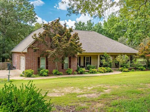 170 Parkway Sq, Pearcy, AR 71964