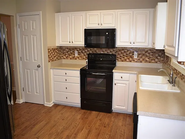 174 Bonnie Woods Dr — Photo 2
