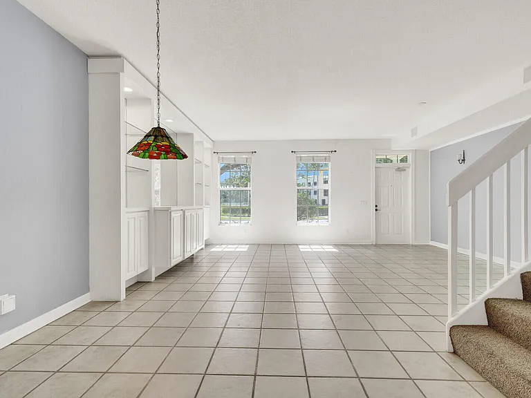 133 Wentworth Ct — Photo 19