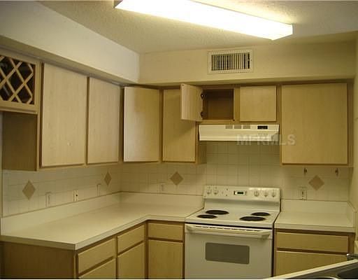 2nd image of 822 Camargo Way Unit 104