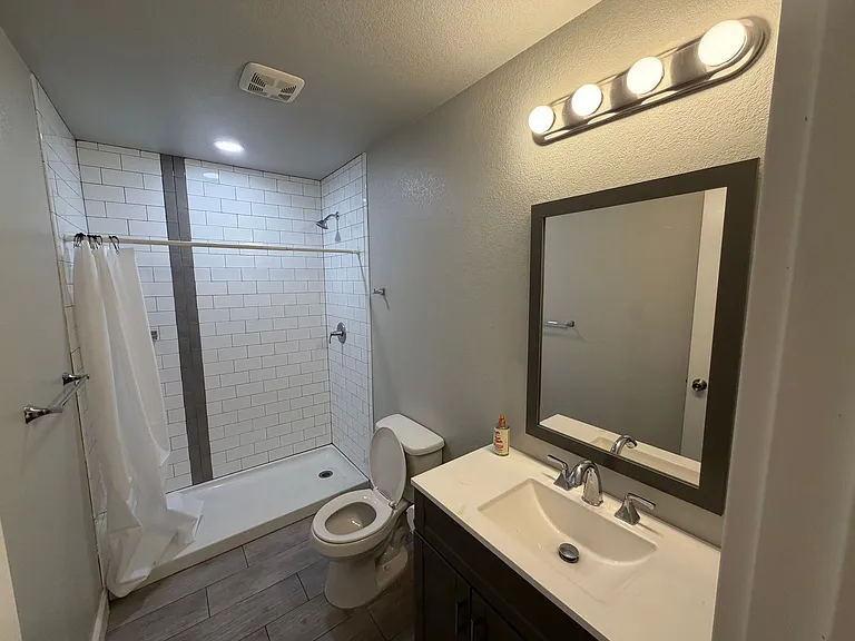 3850 S Lowell Blvd — Photo 11