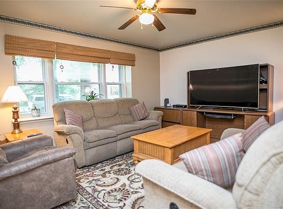 4th image of 3955 Berrybrook Dr