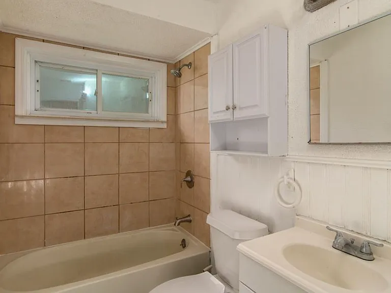 21750 Logue Ave — Photo 6