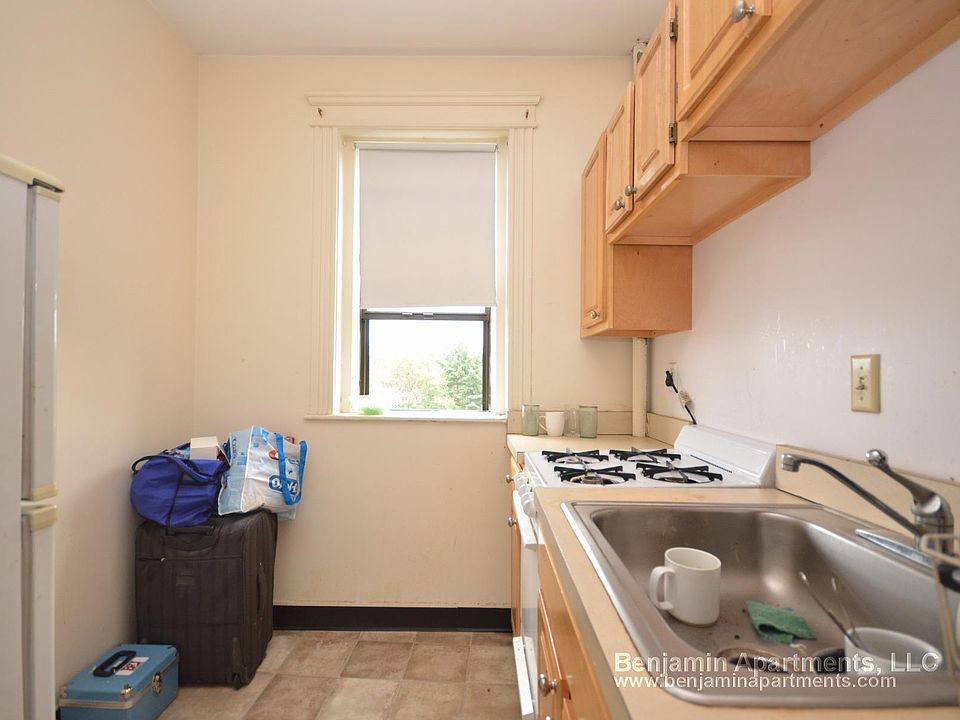 2nd image of 1148 Commonwealth Ave APT 58C