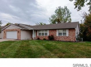 30 Three Wood Dr, Belleville, IL 62220