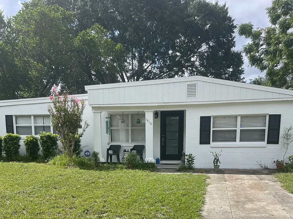 1410 Border Dr