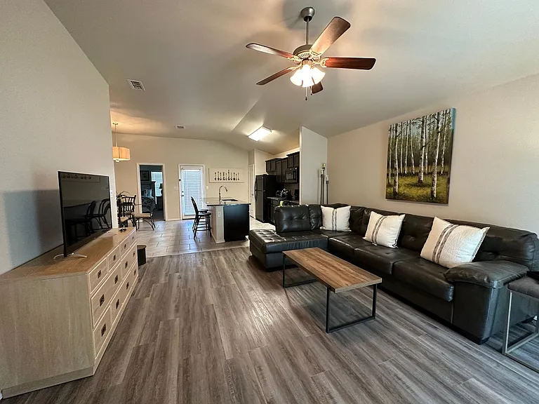 13804 Uvalde Ave — Photo 3