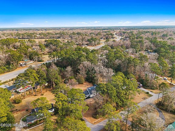 3rd image of 305 Country Club Drive