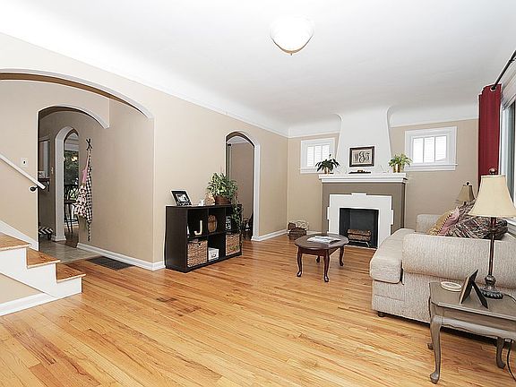 4th image of 58849 Pine St