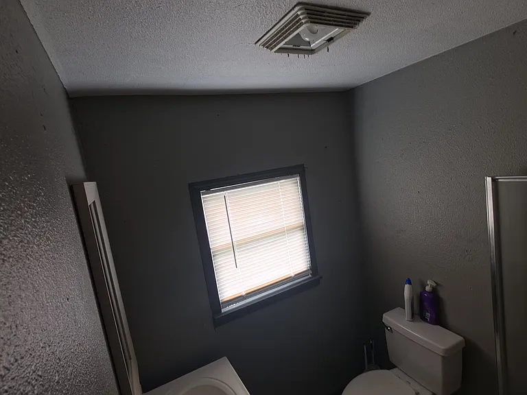 2075 N Grace Ave — Photo 5