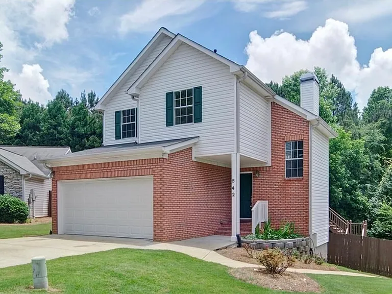 542 Parkstone Ln — Photo 3