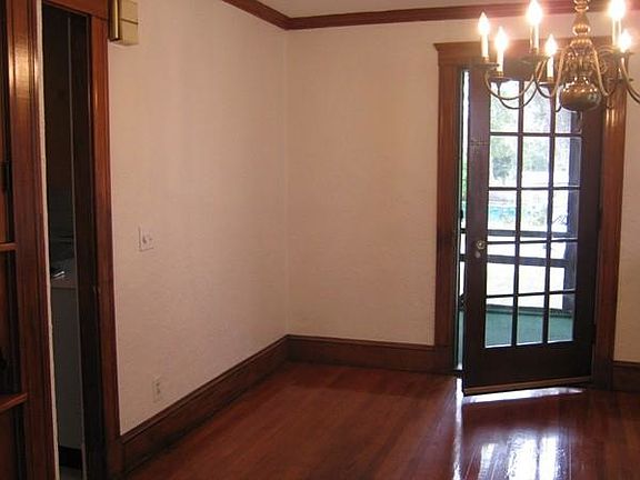 3rd image of 233 Winter St
