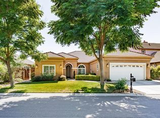4575 N Emerald Peak Dr, Clovis, CA 93619