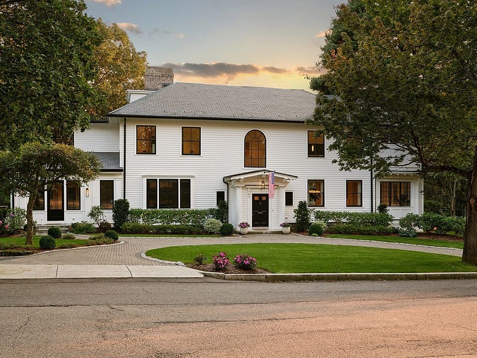 1st image of 15 Farlow Rd