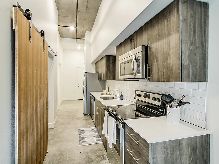 Dunn Motors Apartments — Photo 42