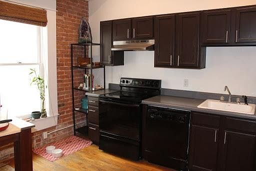 2nd image of 1425 N Washington St APT 203