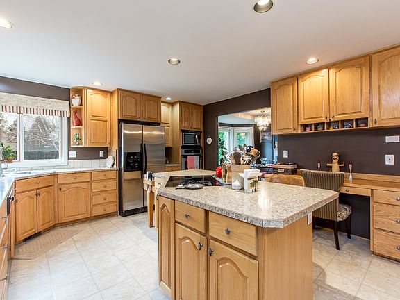 4th image of 2609 Willowbrook Ave