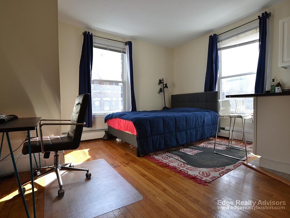 2nd image of 262 Harvard St APT 7