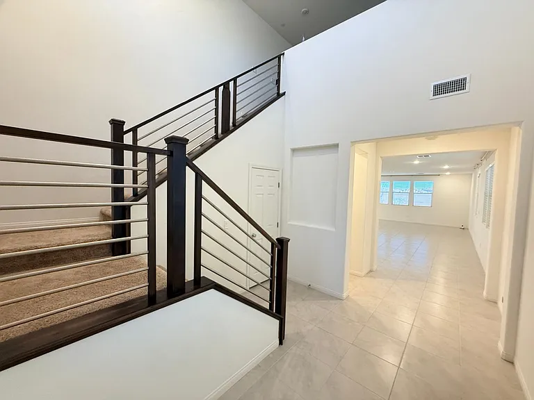 10854 Gentle Crest Ave — Photo 11