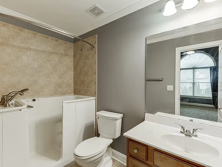 940 Chateau Forest Rd — Photo 47