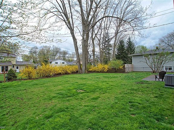 2nd image of 28135 Wisteria Dr