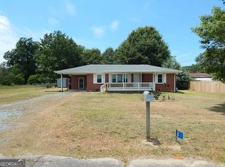 8 Dawson St, Reynolds, GA 31076