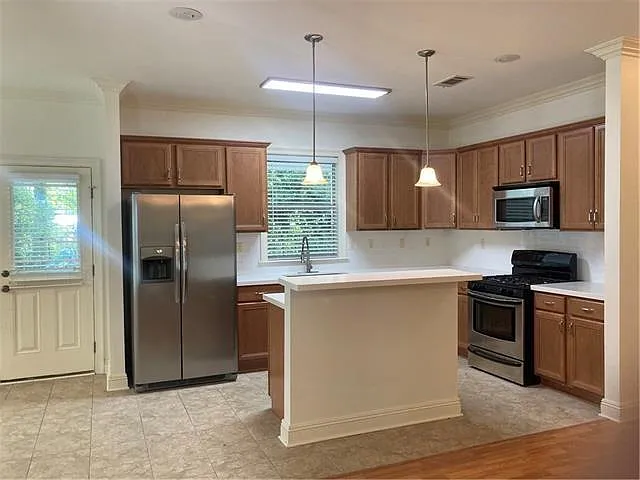 1321 W 19th Ave — Photo 5