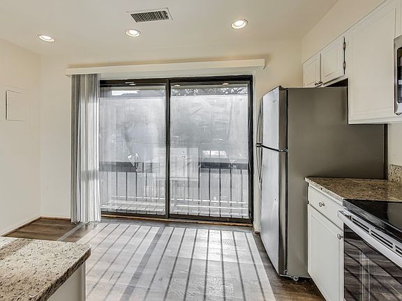 5th image of 16 Dudley Ct