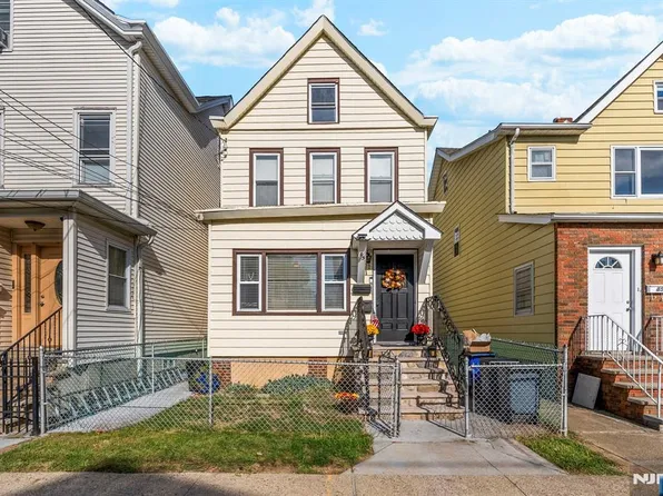 83 Anderson Ave, Wallington, NJ 07057