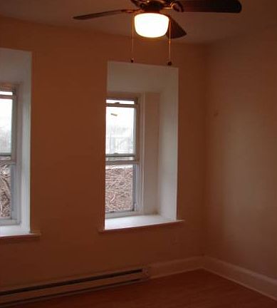 5th image of 1705 W Erie Ave