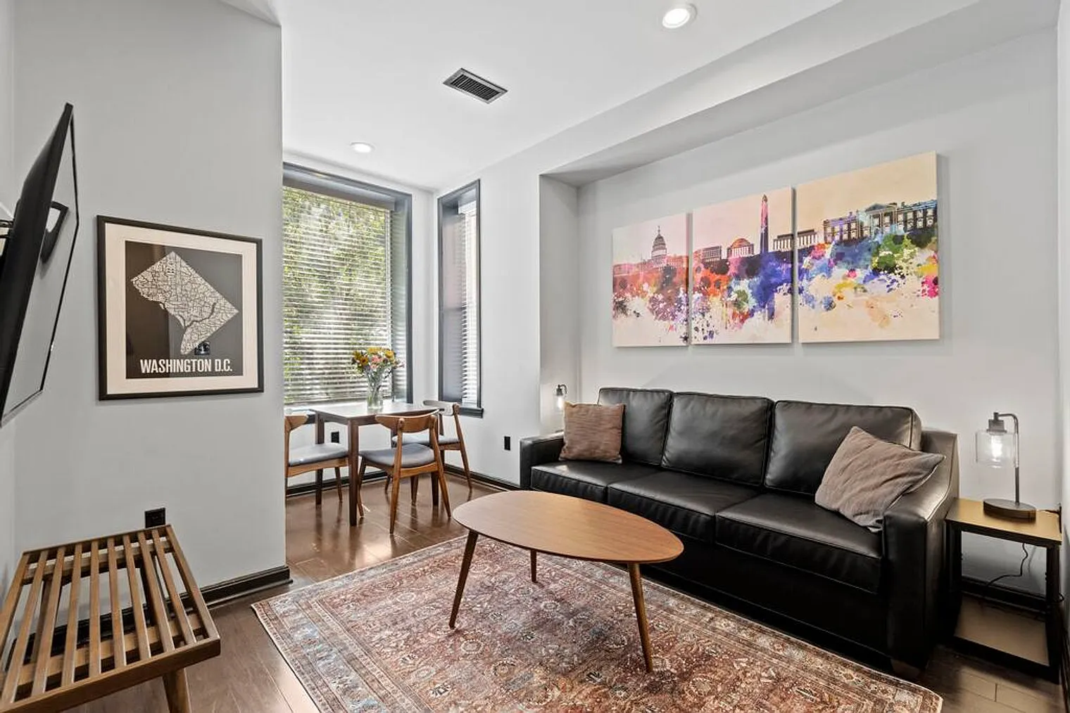 1 bed, 1.0 bath, 947 sqft, $3,036 — Photo 4