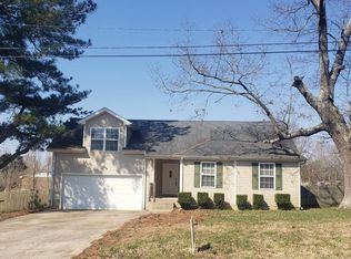 2600 Peach Grove Ln, Woodlawn, TN 37191
