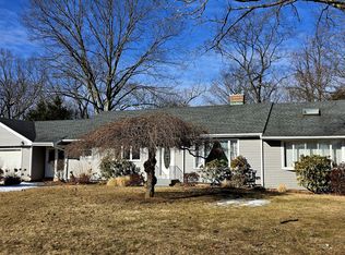 11 Petemont Dr, Farmington, CT 06032