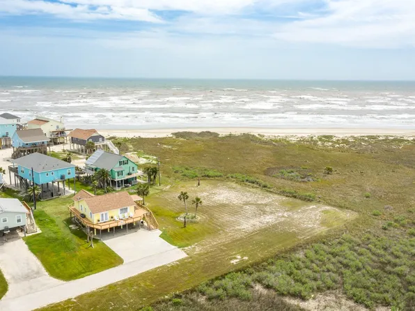 12874 Jean Lafitte Dr, Freeport, TX 77541
