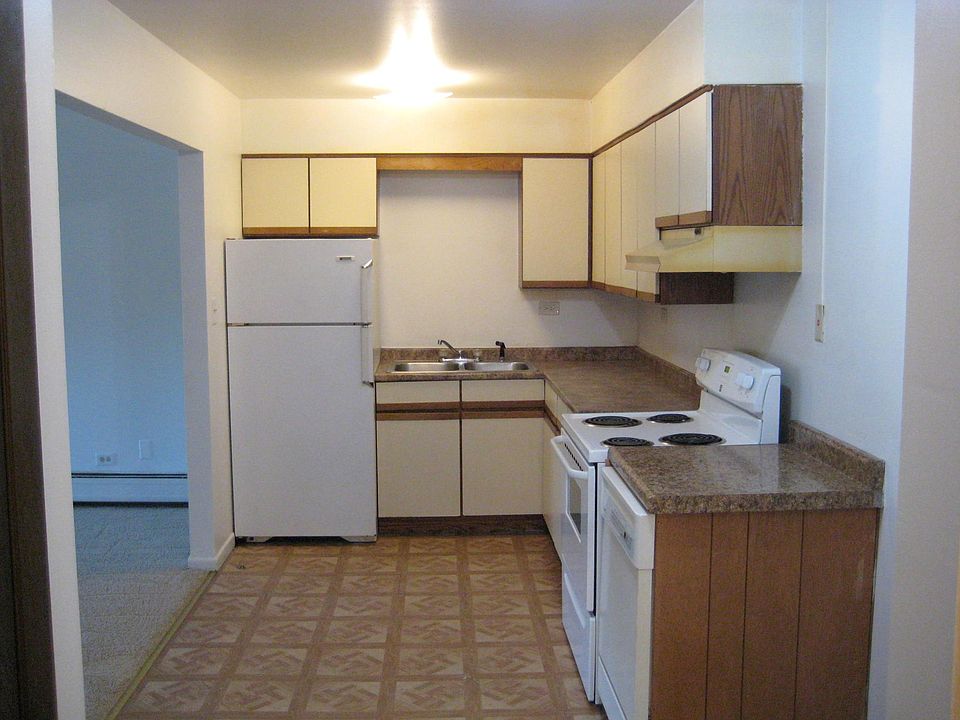 1st image of 8632 W 103rd St APT 5
