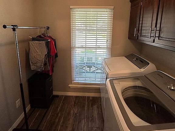 5th image of 2303 Meadow Ln