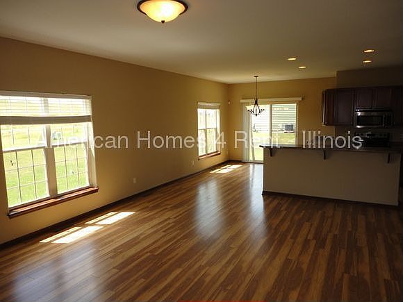 2nd image of 702 Belmont Dr