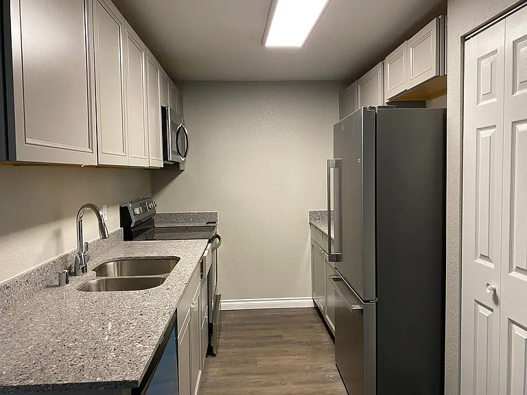 Westwood Apartments — Photo 136